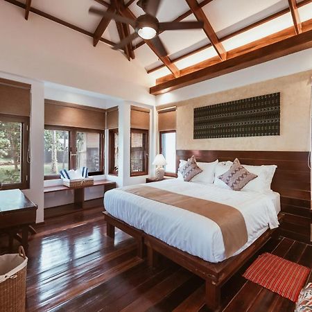 Alon Cloud9 Beach Front Catangnan Экстерьер фото