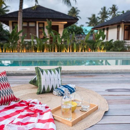 Alon Cloud9 Beach Front Catangnan Экстерьер фото