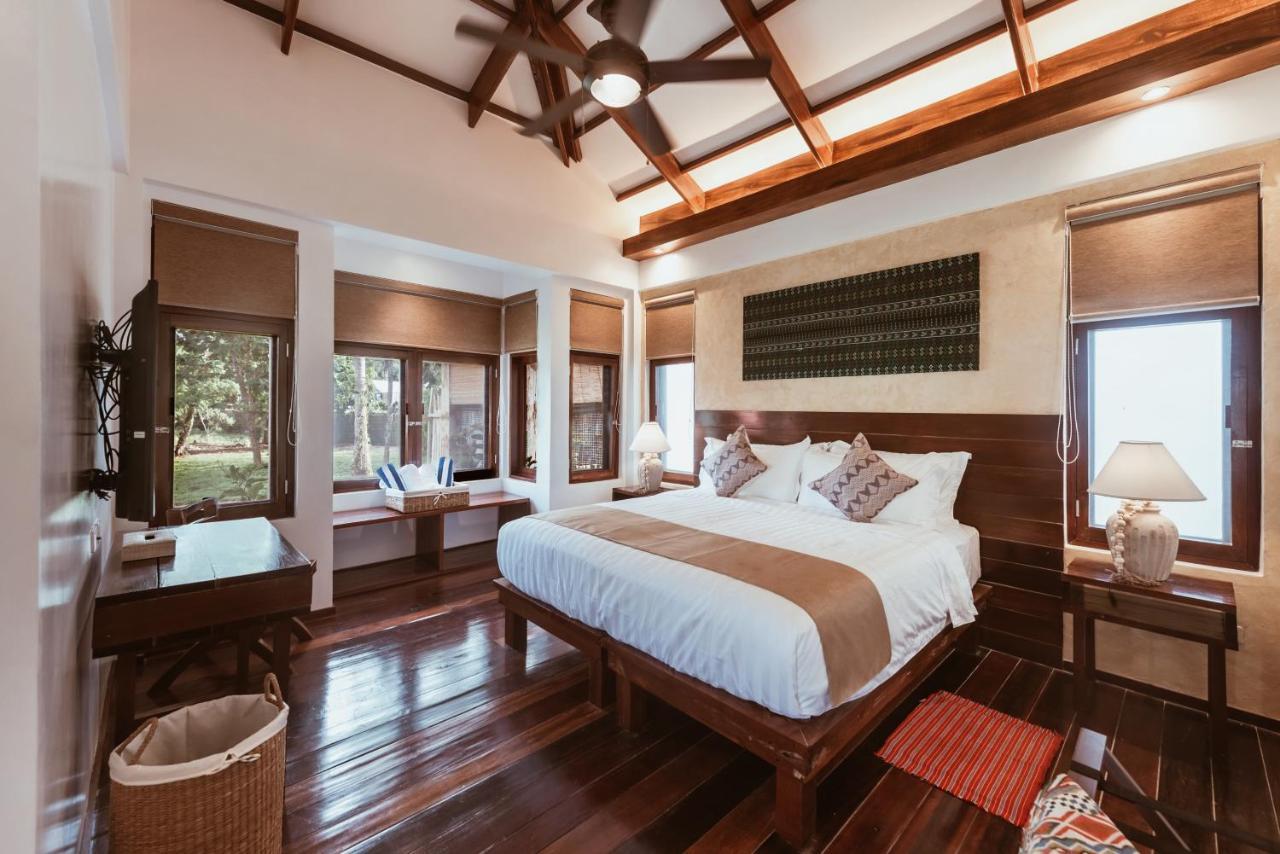 Alon Cloud9 Beach Front Catangnan Экстерьер фото