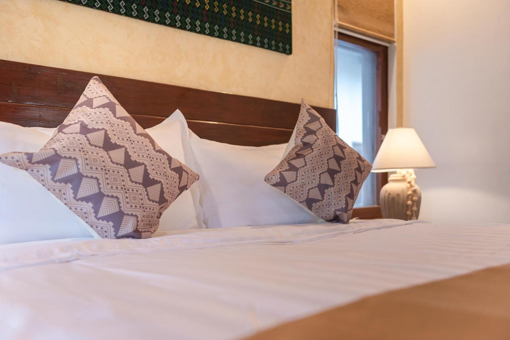 Alon Cloud9 Beach Front Catangnan Экстерьер фото