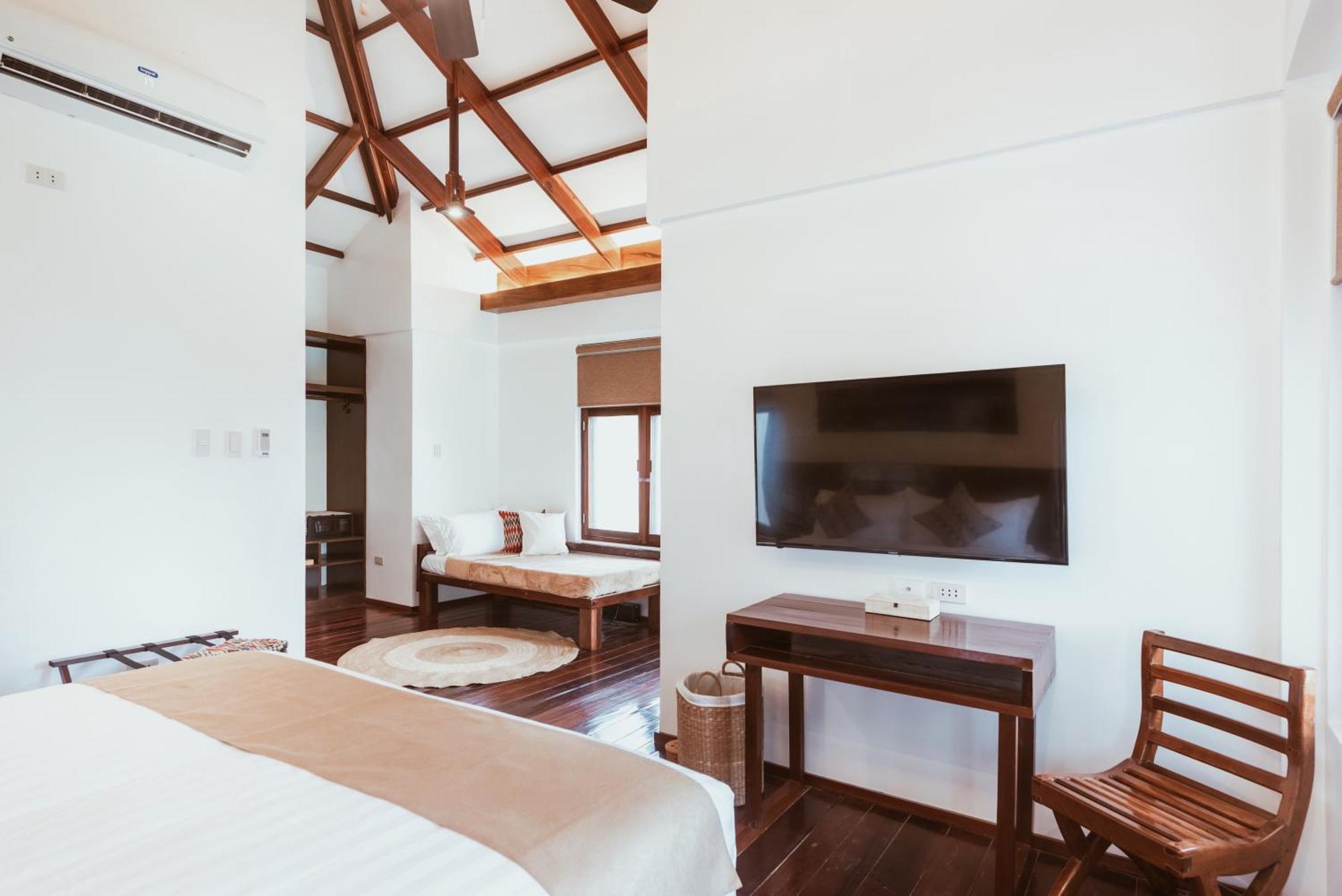 Alon Cloud9 Beach Front Catangnan Экстерьер фото