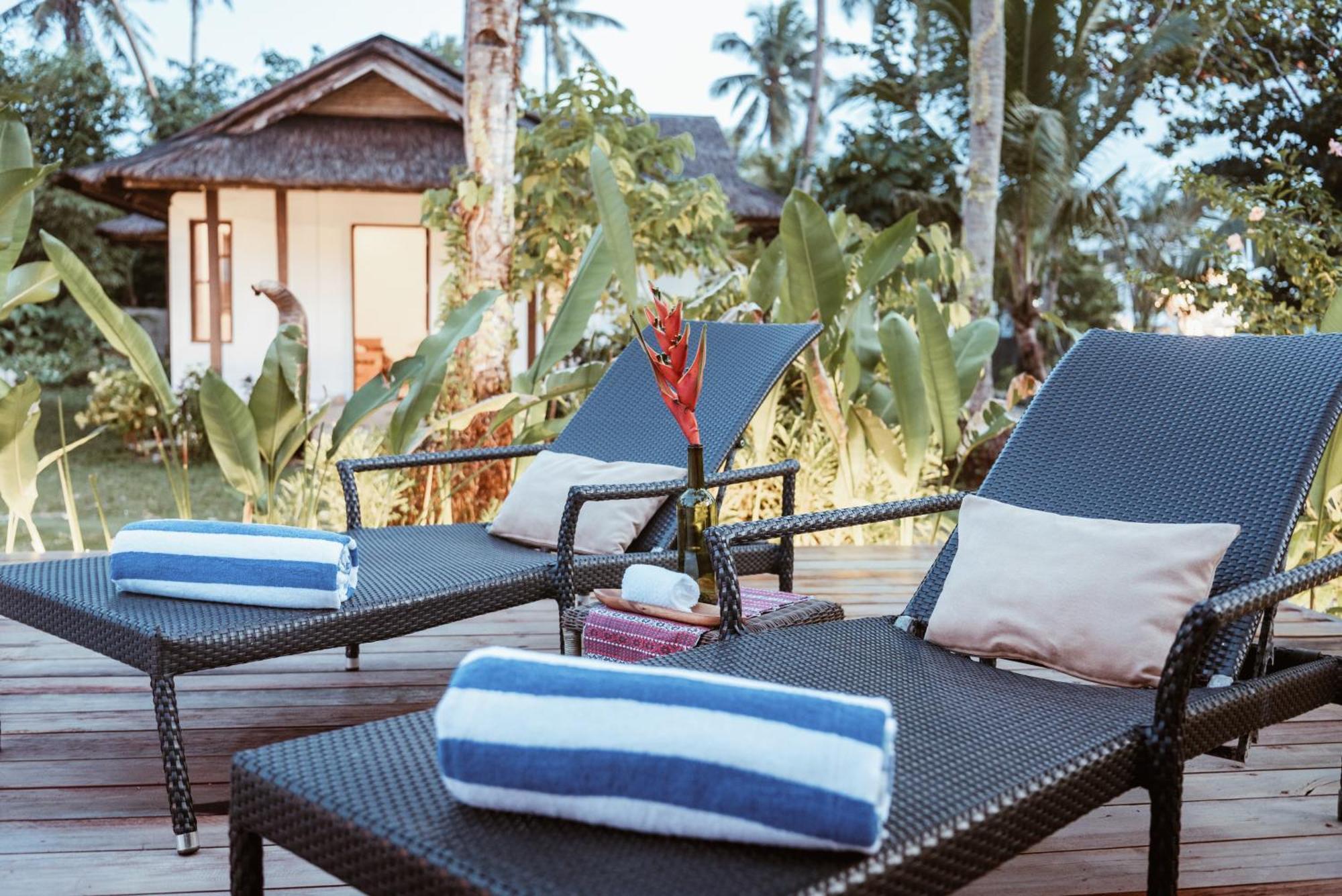 Alon Cloud9 Beach Front Catangnan Экстерьер фото