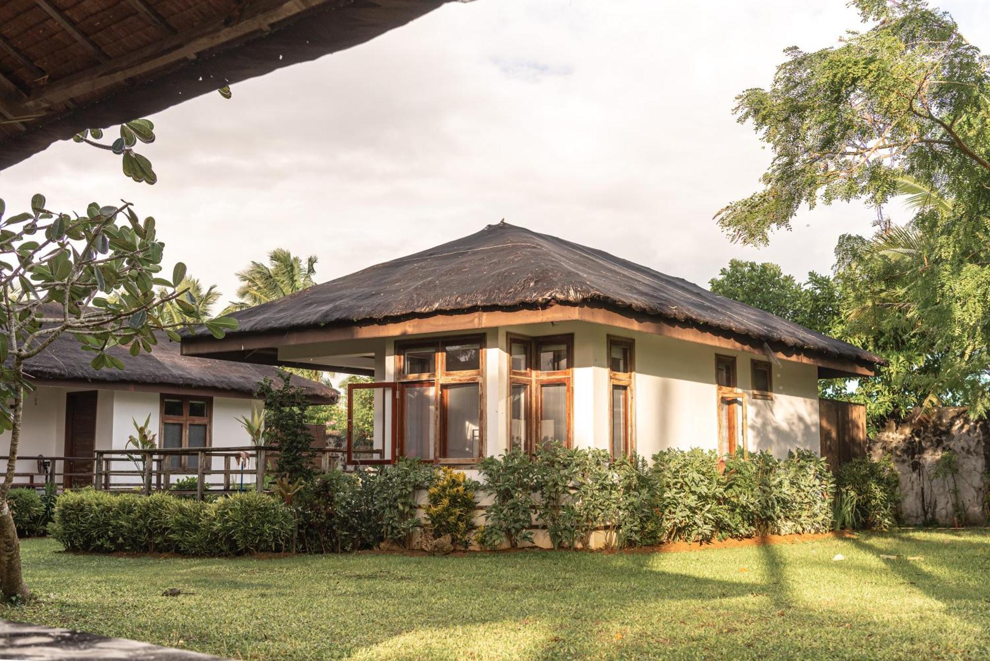 Alon Cloud9 Beach Front Catangnan Экстерьер фото